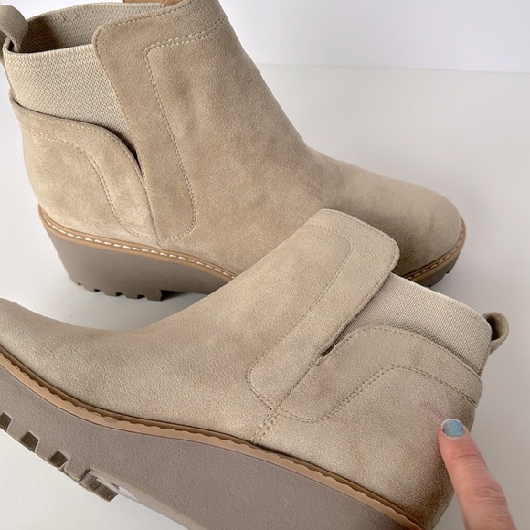 Dolce Vita Women’s Rango Cream Suede Ankle Booties With Rubber Sole Size 9 - Picture 8 of 8